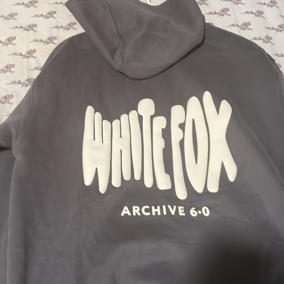 White fox hoodie it is brand new with tag on it and very comfortable and cute - Picture 7 of 13
